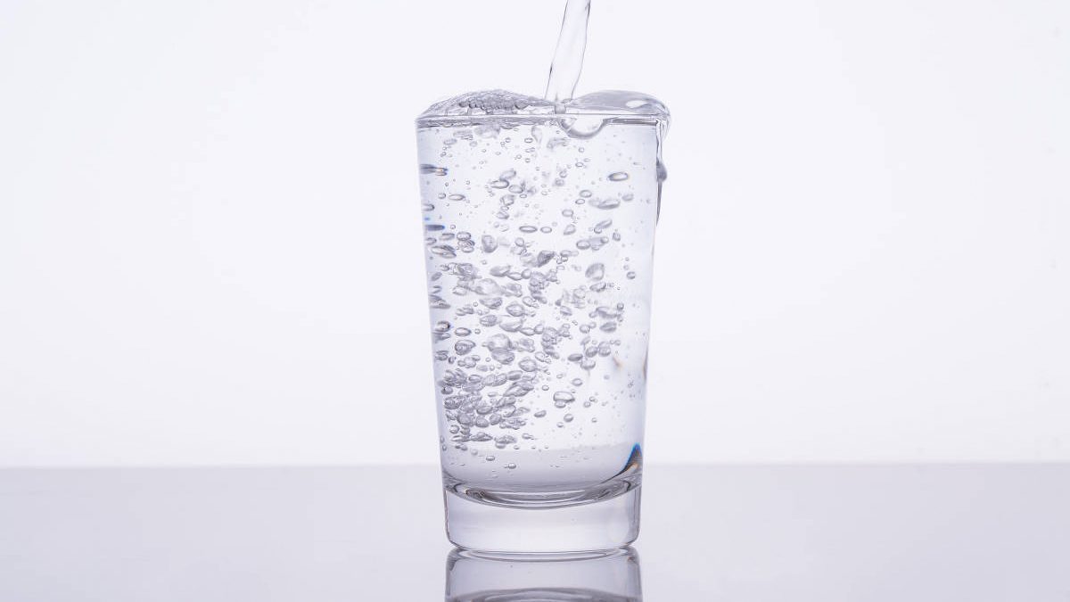 水